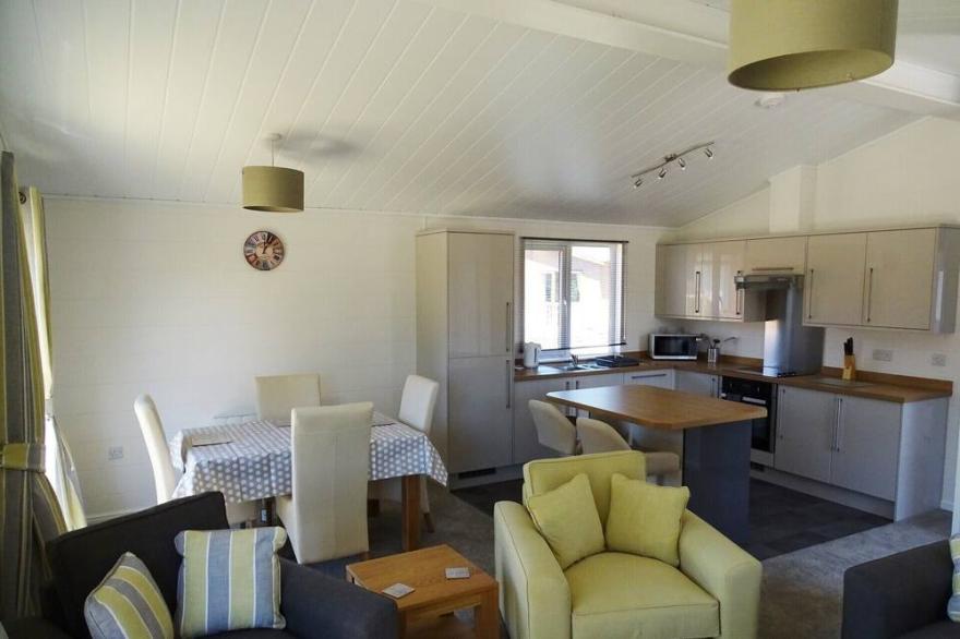 Two Bedroom Lodge 5 In North Runcton