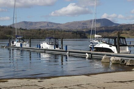 WOODLAND NOOK LODGE, pet friendly, with a garden in Windermere