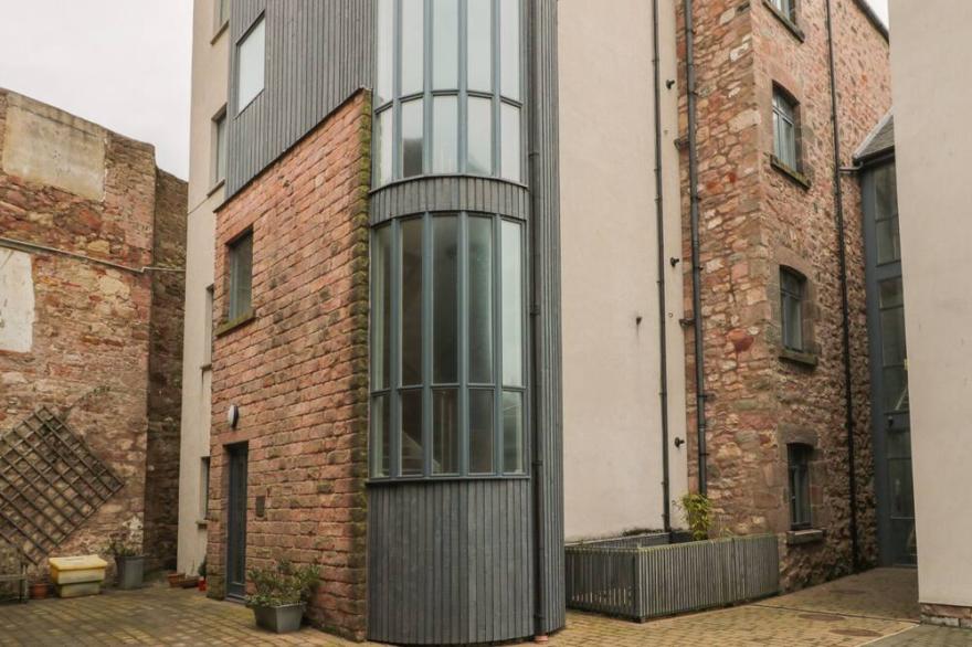 5 MILL WHARF, Romantic, Country Holiday Cottage In Berwick-Upon-Tweed