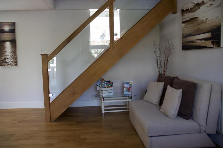 Coach House - Holiday Cottage on banks of Bude Canal and close to Beach