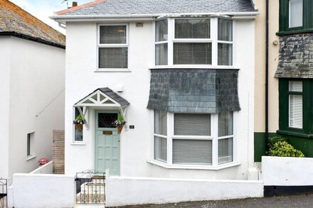 3 bedroom accommodation in Newlyn