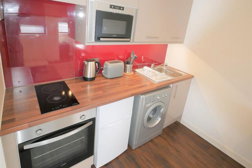 (189OC-8) Family Studio Near Beach & Town Centre