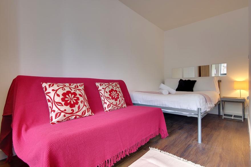 (189OC-9) Cozy Studio Near Beach & Town Centre
