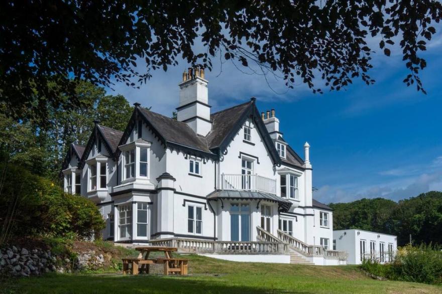 Penally Manor - Luxurious Manor House - Tenby