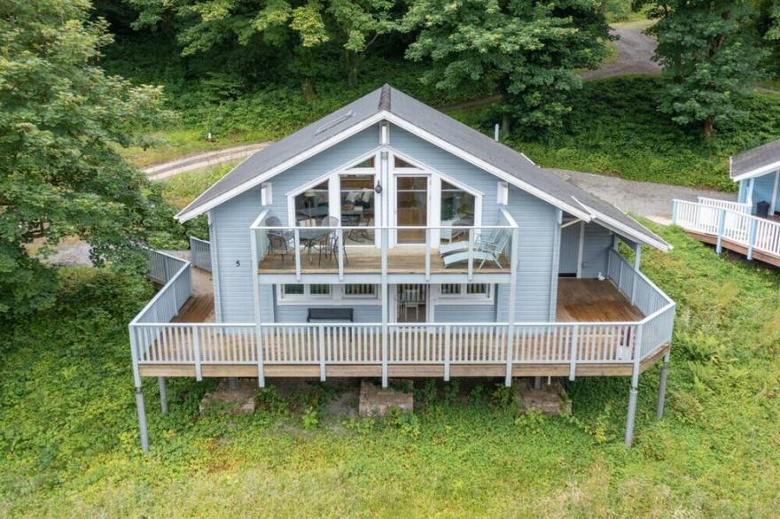 Lodge 5 Longbury - Luxury Lodge, Woodland Views, Restaurant and Spa Facilites