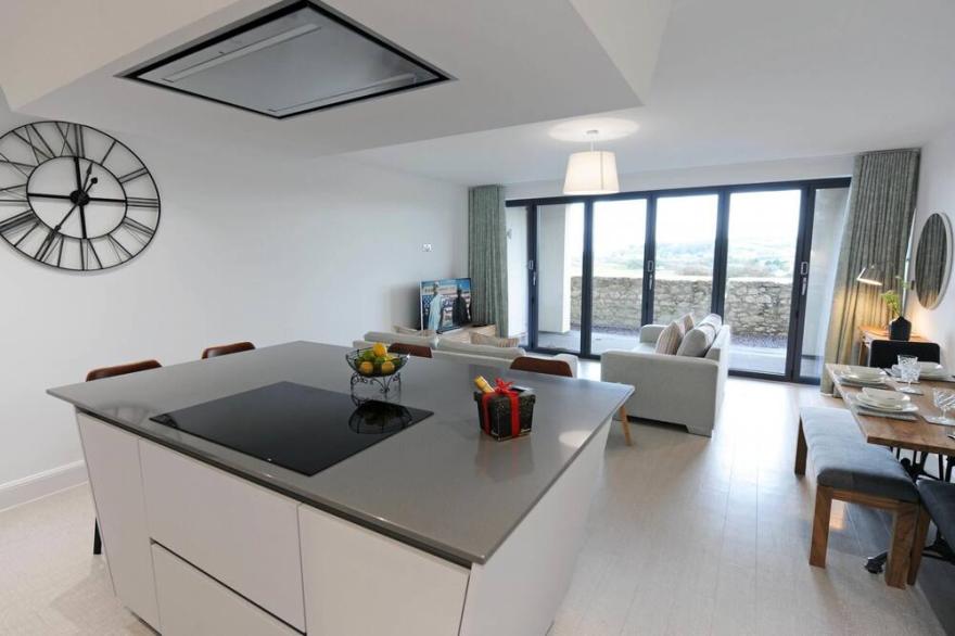 Apartment 2 Waterstone House - Luxury Sea View Apartment