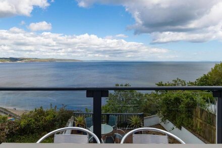 Cystanog Fach - Spectacular Sea Views, Balcony and Terrace, Parking