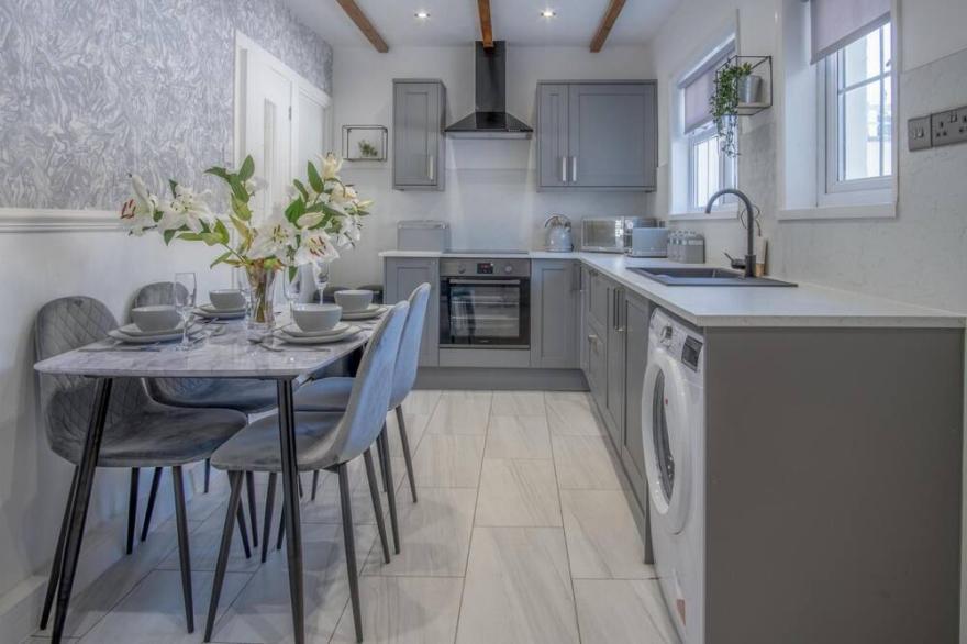 Newell Hill Cottage - 3 Bedroom Cottage - Tenby