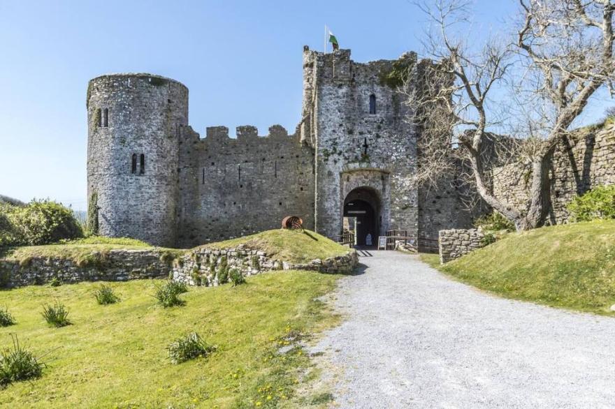 Castle House - Manorbier Castle - 5 Bedroom Castle House - Manorbier