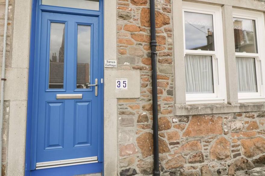 HAVEN COTTAGE, family friendly, with a garden in Kirkcudbright