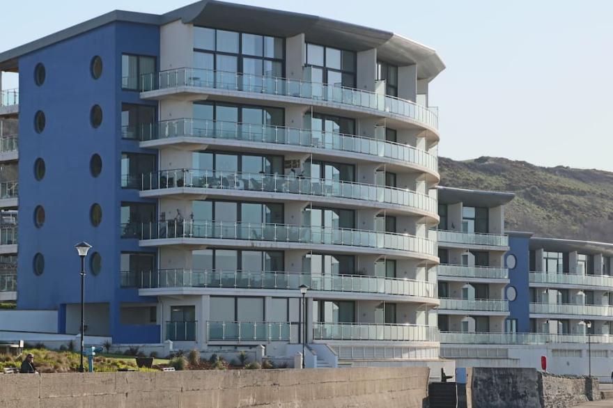 “Penthouse 60” is a Luxury Apartment with Amazing Sea Views in Westward Ho!