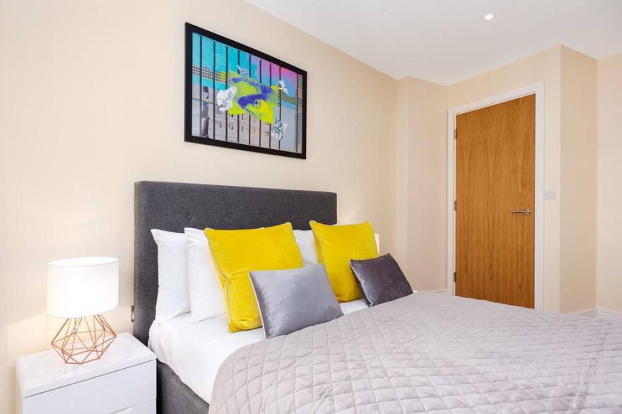 One Bed Lanterns Court Apartment in Canary Wharf