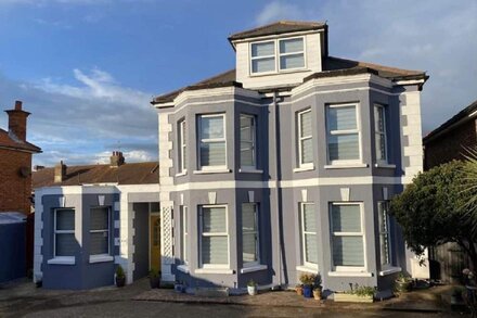 Beautiful Flat Close To Eastbourne Seafront