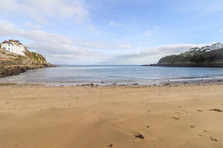 THE LOFT AT BEACH HOUSE, family friendly, with a garden in Mevagissey