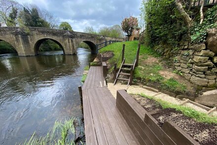 Bridge View House - Newly refurbished, luxury in the Peak District National Park