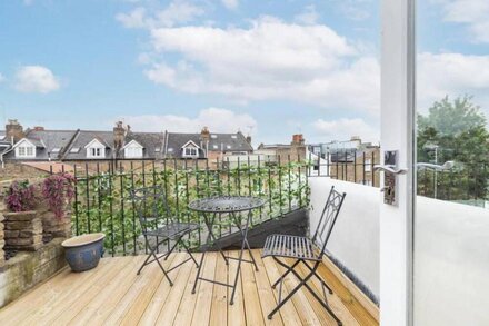 MAR-07 Marjorie · Homely and Stylish 2 bed in Battersea/Clapham