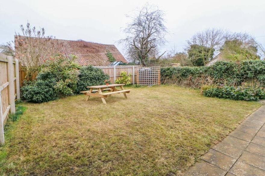 ROSE COTTAGE, family friendly, character holiday cottage in Winston