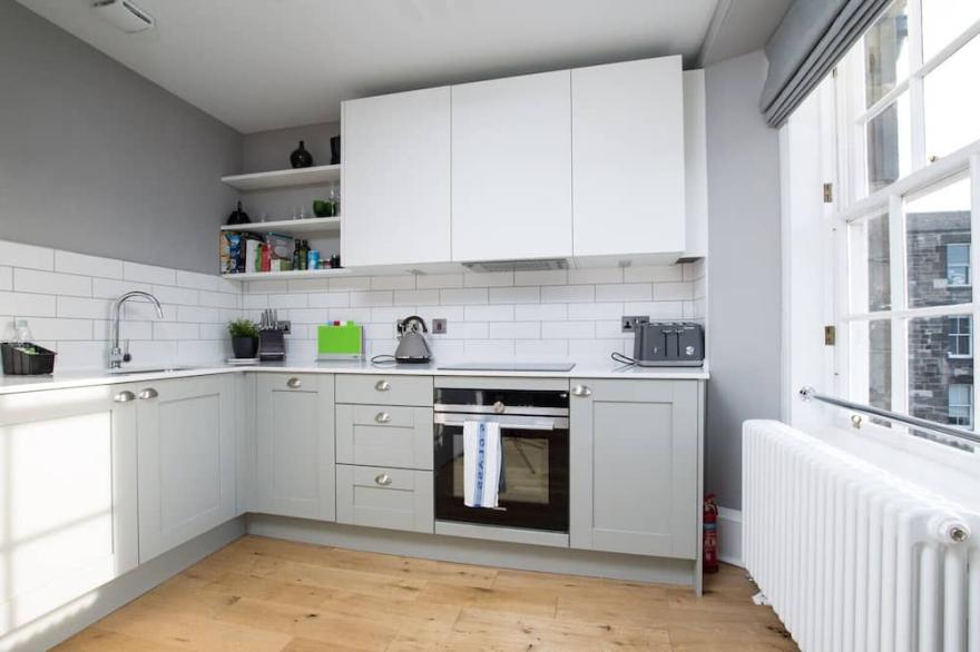 Heart of the City Centre Spacious 2 Bedroom