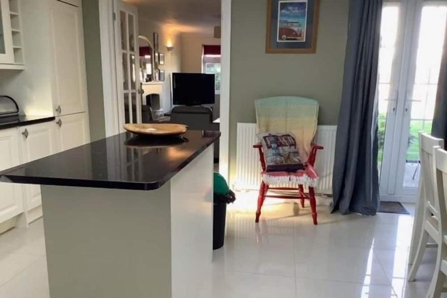 Caedwalla House, Selsey -  an annexe that sleeps 4 guests  in 2 bedrooms