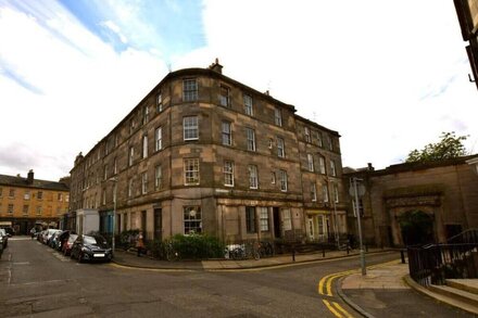 Beautiful 1 Bedroom Flat in Vibrant Stockbridge