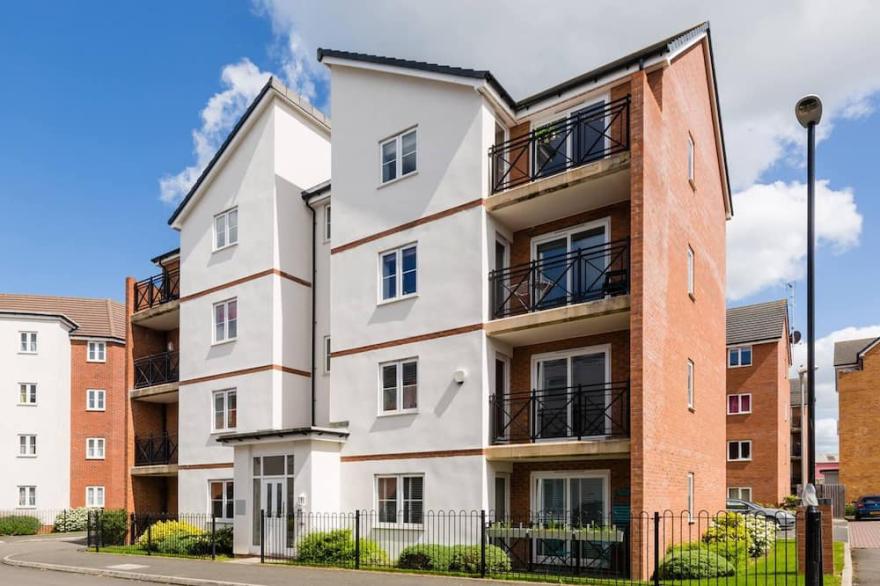 Stylish New 2 Bed Flat, Coventry City Centre