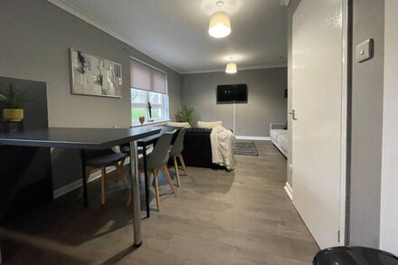 Contemporary Three Bed Apartment in Coatbridge