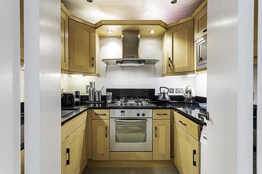Gorgeous Chelsea Flat