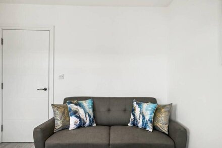 Flat in Uxbridge, Greater London