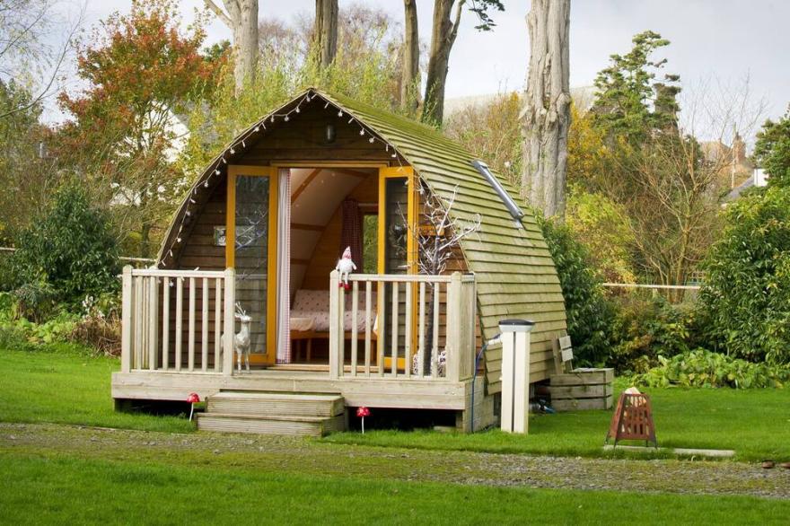 Pickhill Pod With Hot Tub And Dog Friendly Close To Beach And Hadrian's Wall