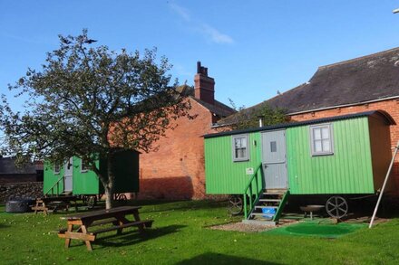 Shepherds hut with hot tub and pet friendly, close to the beach and Hadrian's wall.