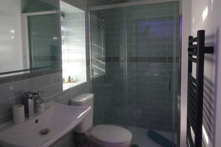 Double bedroom with breakfast included at onsite Bistro close to Hadrian's Wall