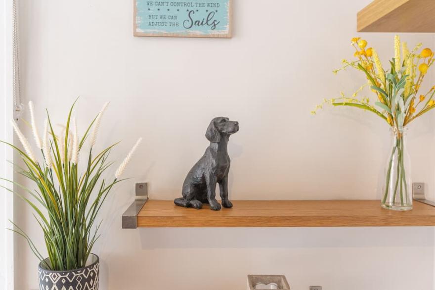 Clifton Drive Beach Retreat - Dog Friendly - Beach Access - Sleeps 4