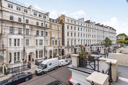 Spacious 2 Double Bedroom Apartment Kensington