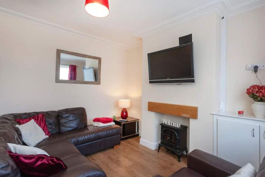 Silver Stag Properties Comfortable, Spacious And Convenient 2 Bed With Garden
