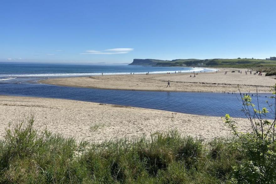 Fantastic Modern Two Bedroom Apartment Close To Ballycastle Beach