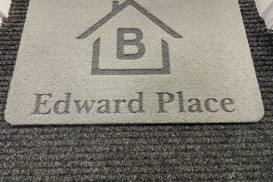 Edward Place Luxury Hot Tub Apartment