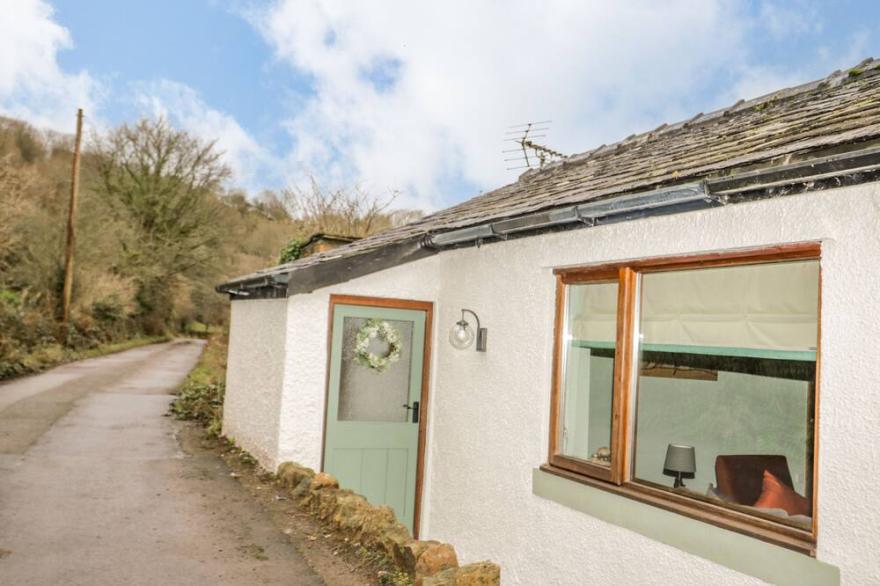 CAMERTON HALL COTTAGE, pet friendly, with open fire in Cockermouth