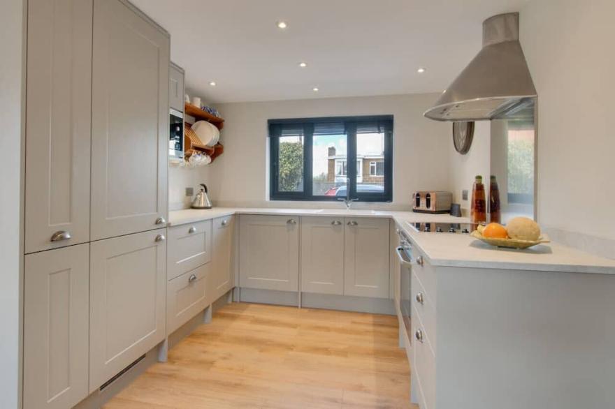 Deep Dene - Three Bedroom House, Sleeps 5