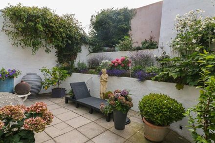 OCEANVIEW APARTMENT 1, romantic, with a garden in Ilfracombe