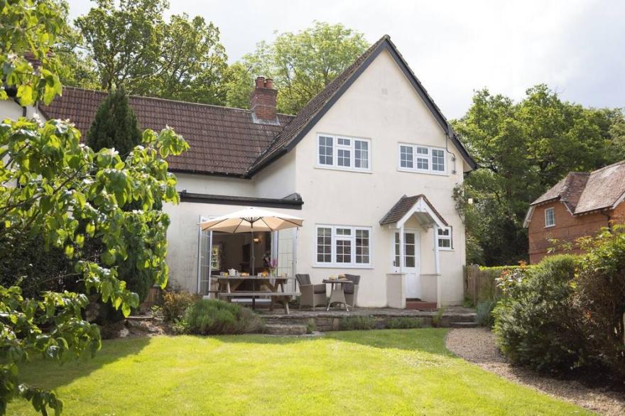 Idyllic New Forest Country Cottage