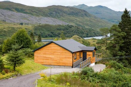 Stunning 5 star chalet with loch views