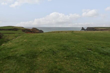 TIR COTTAGE, family friendly, character holiday cottage in Tintagel