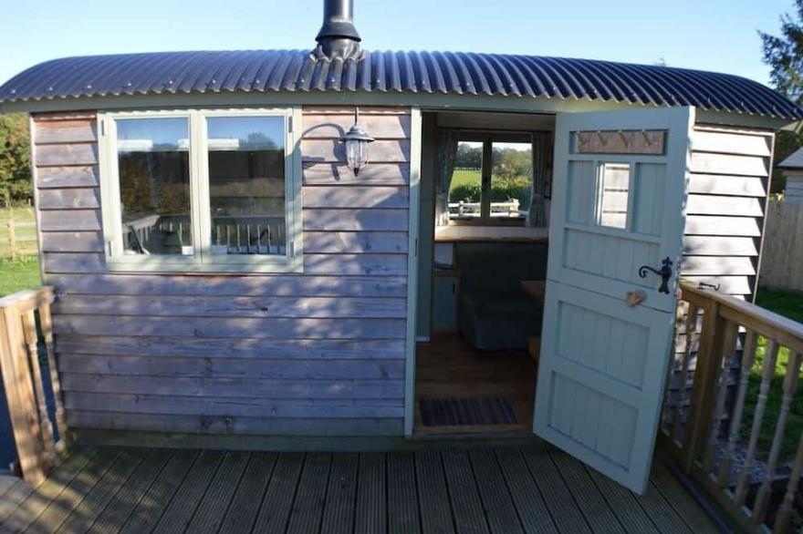 Beautiful Glamping Hut In Stunning Rural Location With Exclusive Hot Tub