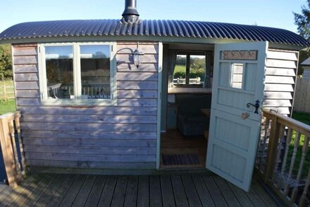 Beautiful Glamping Hut in stunning rural location with Exclusive Hot Tub