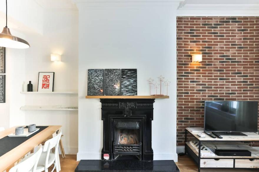 Bright and cozy apartment in Notting Hill.