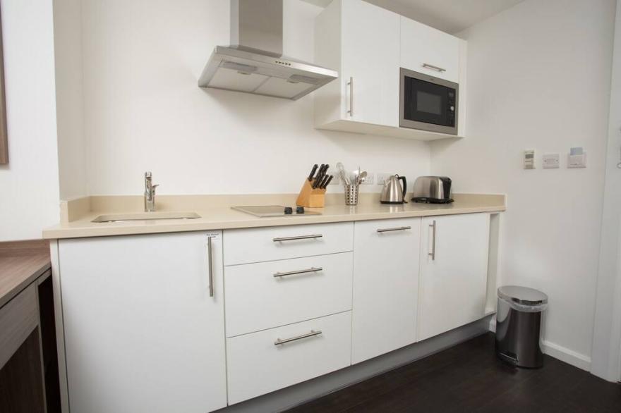 1 Bedroom Suite in Birmingham | Perfect for Business Travellers + Free Wi-Fi