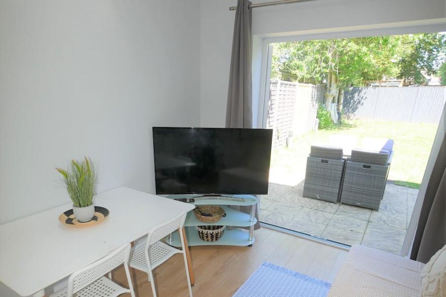 1 Bedroom Flat With Garden Bournemouth Town Centre