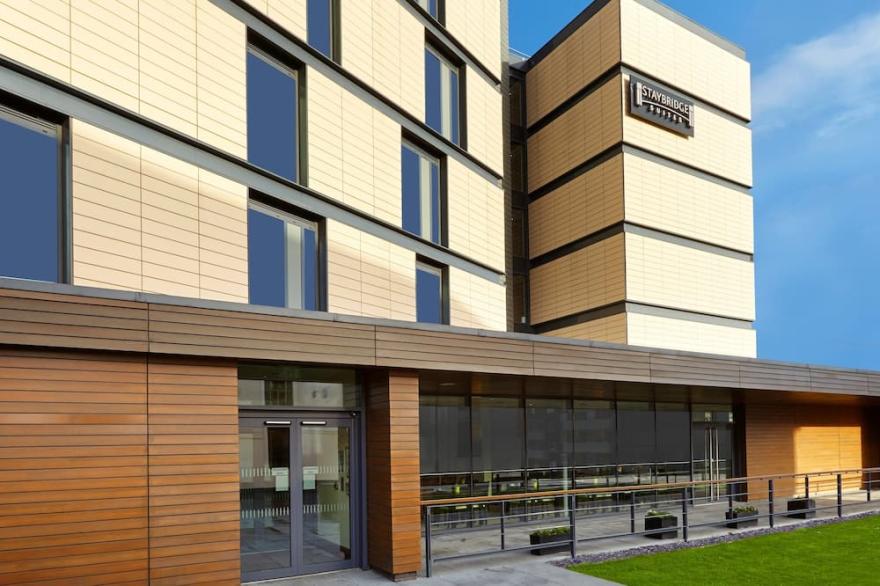 Charming Studio Suite | On-site Fitness Centre + Free Wi-Fi