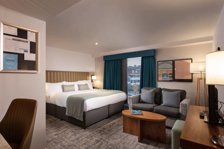 Charming Studio Suite | On-site Fitness Centre + Free Wi-Fi