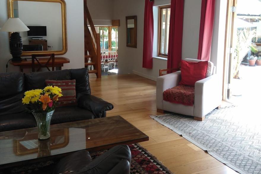 Dog Friendly Cottage, With Shared Swimming Pool, Tennis Court & Log Burner